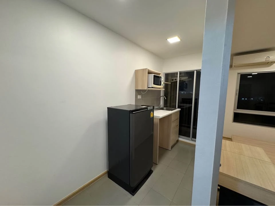 Selling a comfortable 1-bedroom unit at Plum Condo Rangsit Alive. Great location, convenient transportation, and fully furnished. Don't miss out!