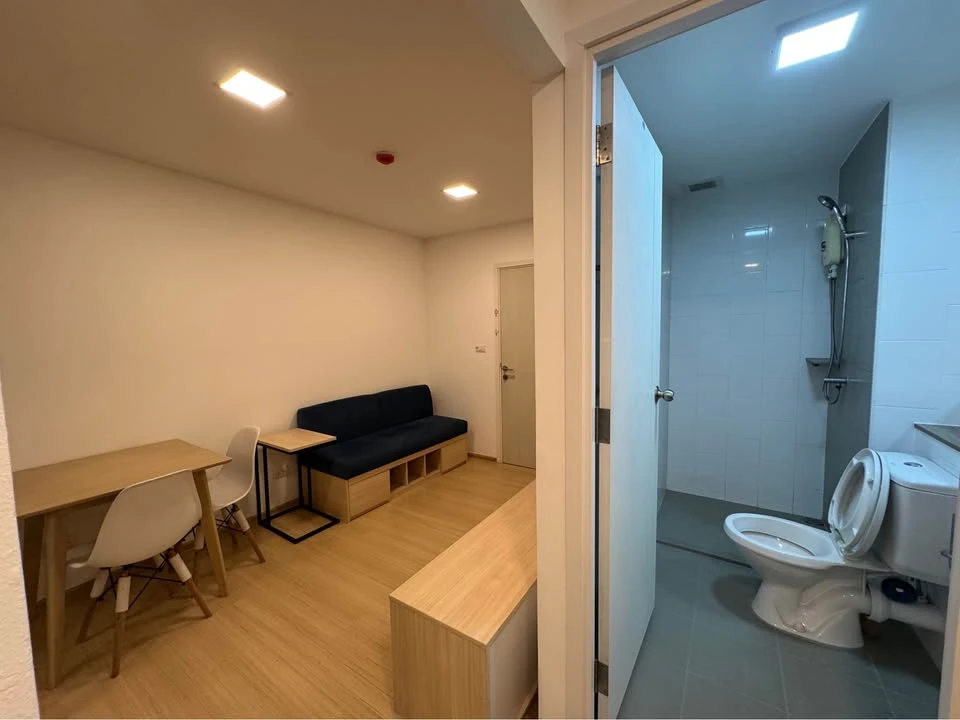 Selling a comfortable 1-bedroom unit at Plum Condo Rangsit Alive. Great location, convenient transportation, and fully furnished. Don't miss out!
