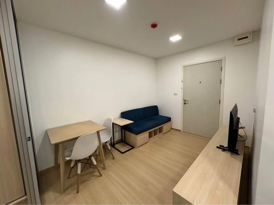 Selling a comfortable 1-bedroom unit at Plum Condo Rangsit Alive. Great location, convenient transportation, and fully furnished. Don't miss out!