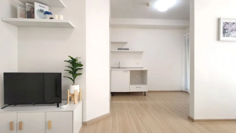 Plum Condo Samakkhi for sale, ready to move in, fully furnished, just bring your suitcase and move in. Hurry and reserve now before it's too late.