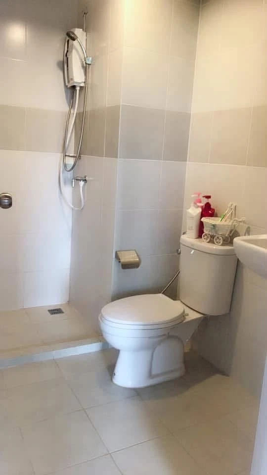 Selling Plum Condo Samakkhi, corner unit, less crowded, great location, convenient transportation. Don't miss out!