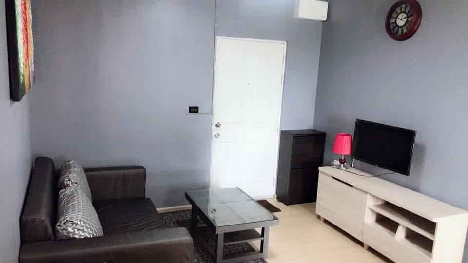 Selling Plum Condo Samakkhi, corner unit, less crowded, great location, convenient transportation. Don't miss out!