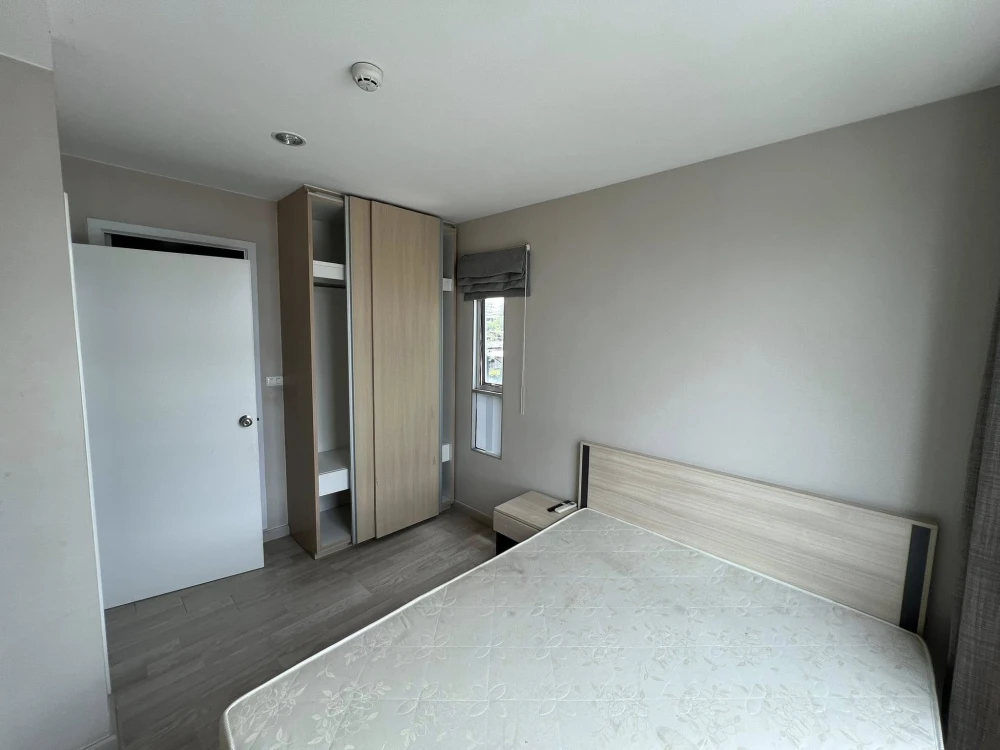 For sale: Plum Condo Chokchai 4, fully furnished and equipped with electrical appliances, ready to move in.