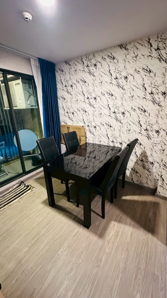 For sale: Polis Suksawat 64 Pool Access, you can get into the pool from the room, like staying at a resort every day, wide windows, get morning sun.
