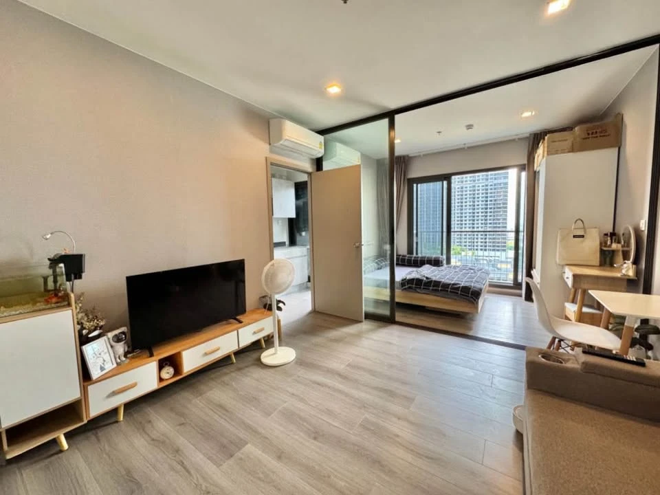 For sale: Politan Aqua, a room with a view of the Chao Phraya River, a room with a good atmosphere, not too hot in the sun, don't miss it.