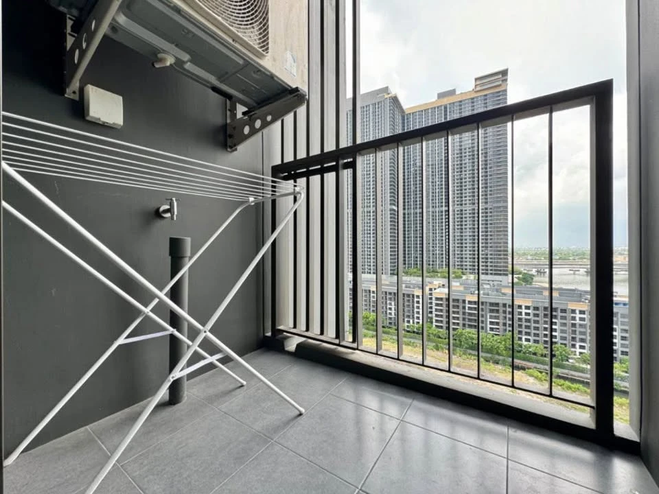 For sale: Politan Aqua, a room with a view of the Chao Phraya River, a room with a good atmosphere, not too hot in the sun, don't miss it.