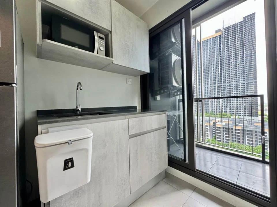For sale: Politan Aqua, a room with a view of the Chao Phraya River, a room with a good atmosphere, not too hot in the sun, don't miss it.
