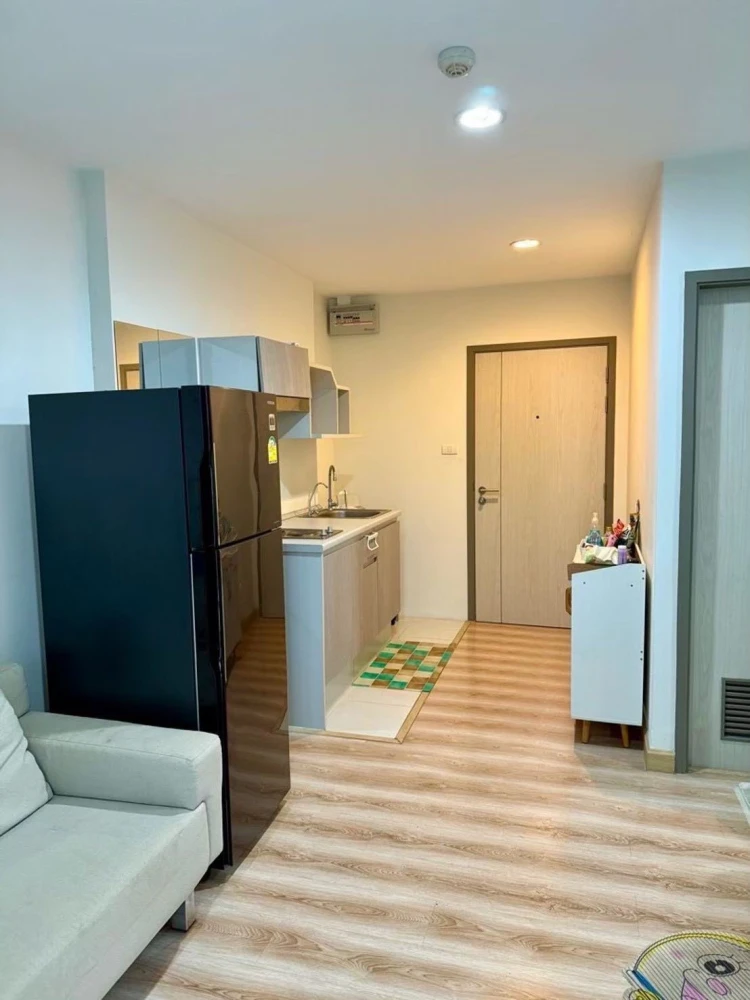 Selling Premio Fresco 2-bedroom unit with spacious living area, pool view, and fully furnished. Book now!