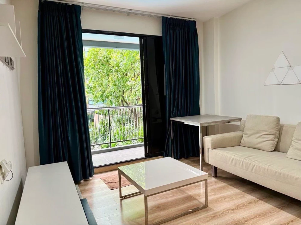 Selling Premio Fresco 2-bedroom unit with spacious living area, pool view, and fully furnished. Book now!