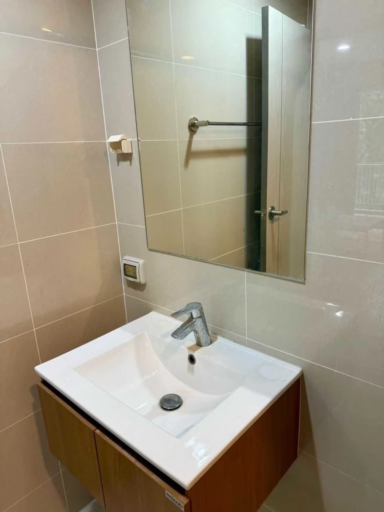 Selling Premio Fresco 2-bedroom unit with spacious living area, pool view, and fully furnished. Book now!