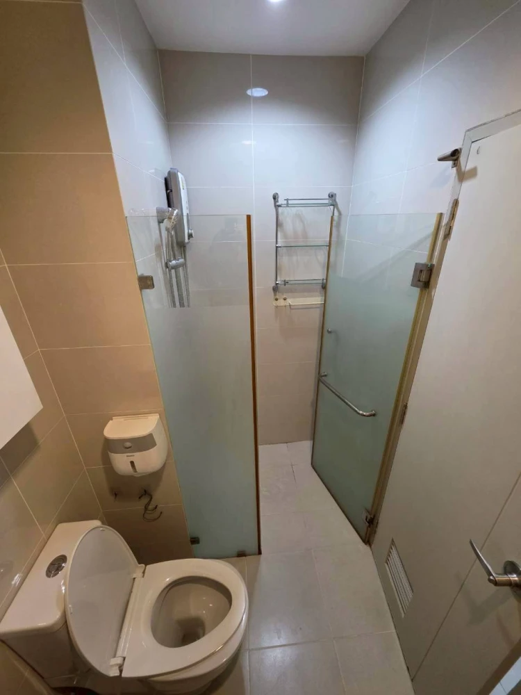 Selling Premio Vetro Kaset, 7th floor, north-facing with view of Kasetsart University. Not hot, very comfortable. Fully furnished with appliances, rea