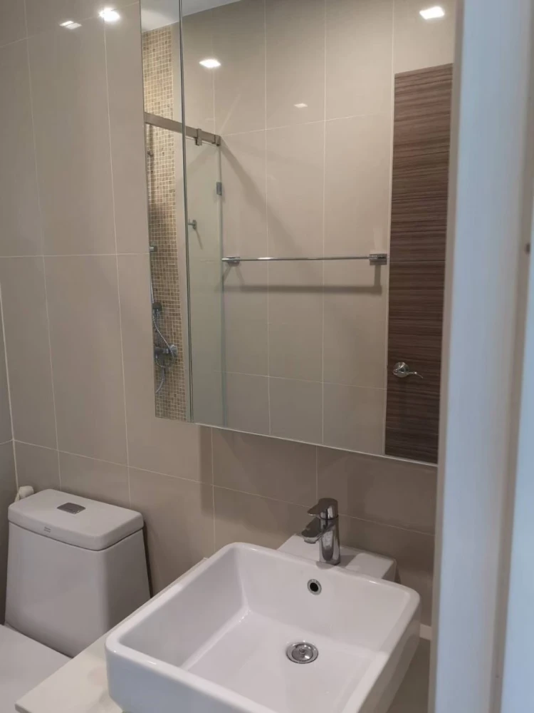 ขาย Q Asoke ชั้น 10 วิวสระว่ายน้ำ พร้อมเฟอร์ฯ build-in ทั้งหมด ห้องสะอาดมาก สนใจจองเลยจ้า