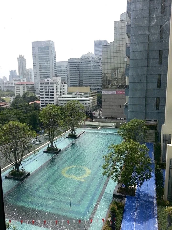ขาย Q Asoke ชั้น 10 วิวสระว่ายน้ำ พร้อมเฟอร์ฯ build-in ทั้งหมด ห้องสะอาดมาก สนใจจองเลยจ้า