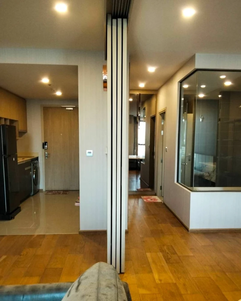 Selling Q Chidlom-Phetchaburi condo. Spacious, high-floor unit with full furnishings. Book now!