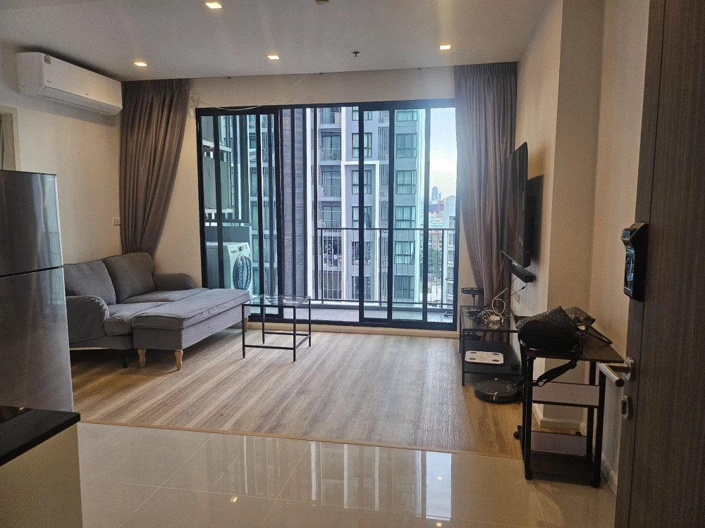 Quinn Ratchada 17 for sale, 1 bedroom, 1 bathroom, plenty of usable space, comes with complete amenities. Don't miss out on this great deal!