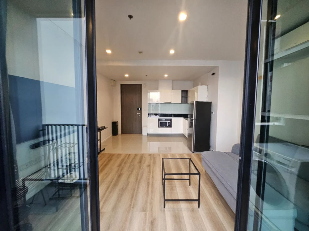Quinn Ratchada 17 for sale, 1 bedroom, 1 bathroom, plenty of usable space, comes with complete amenities. Don't miss out on this great deal!