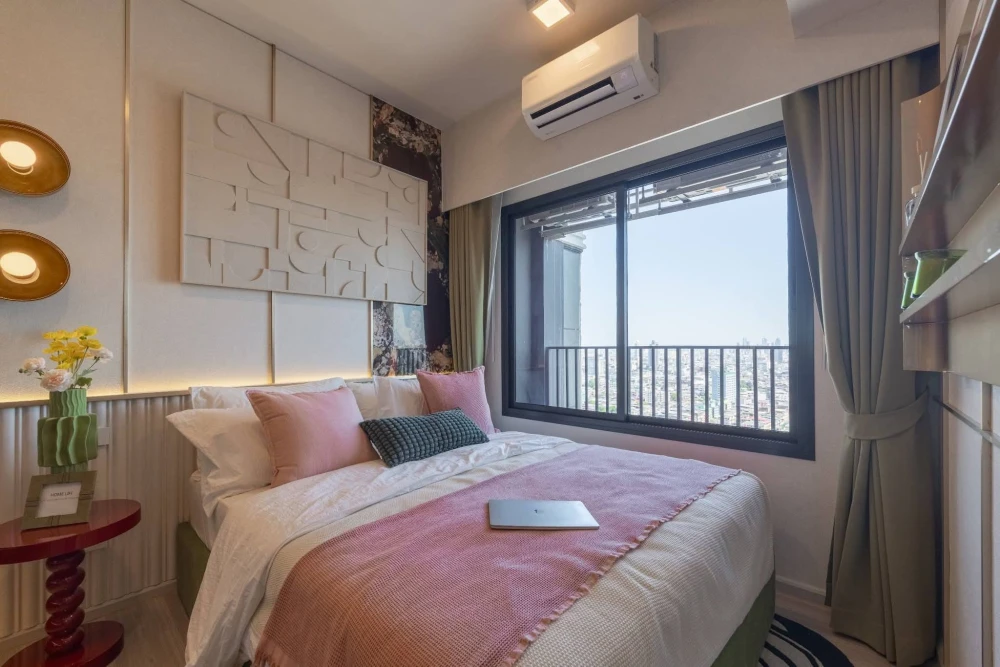 Selling Quintara MHy'Den Pho Nimit, 31st floor. High floor, unobstructed view. Right next to the BTS station; you can walk directly into the building.
