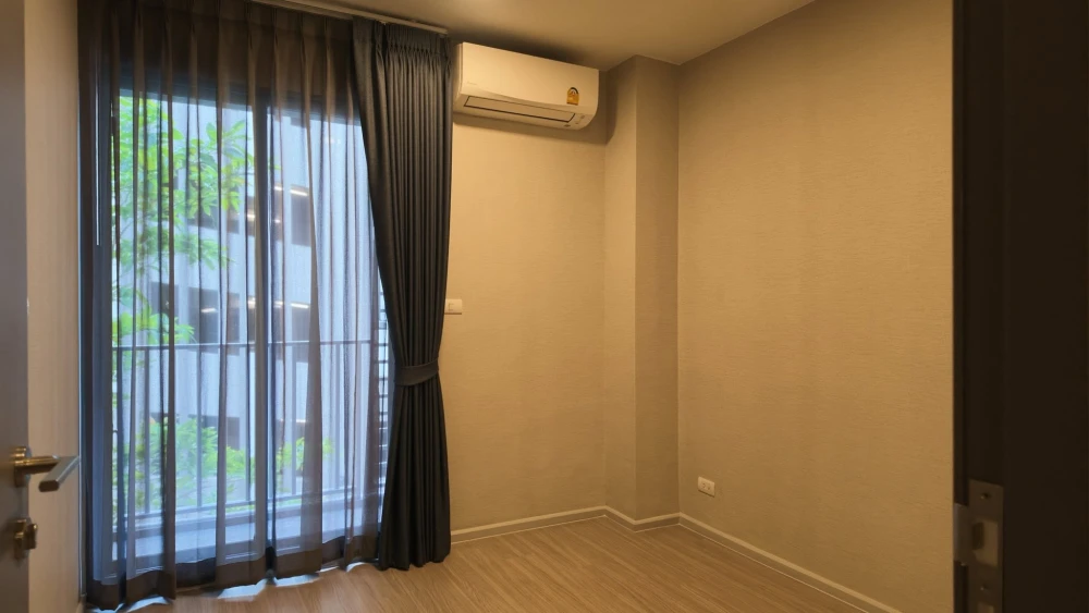 Selling a 38 sq.m. unit at Quintara Phume Sukhumvit 39, prime location in Phrom Phong. Fully fitted (free curtains, free furniture). Book now!