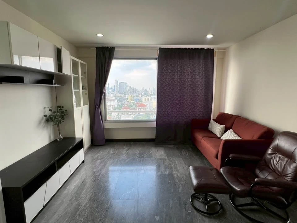 Selling spacious, ready-to-move-in condos at Ratchada Orchid. Fully furnished. Book now, don't miss out!!