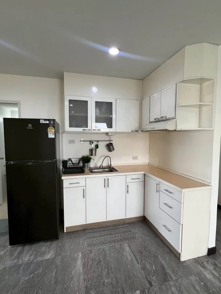 Selling spacious, ready-to-move-in condos at Ratchada Orchid. Fully furnished. Book now, don't miss out!!