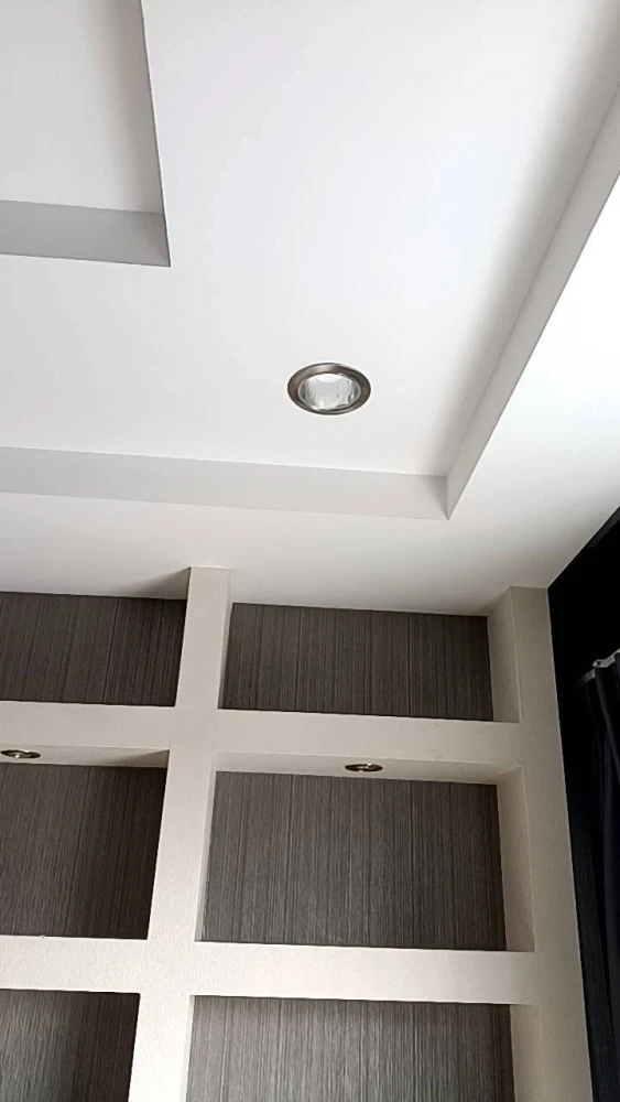 Selling a corner unit at Ratchada Prestige Ladprao, offering privacy and high-quality built-in furniture. Book now!