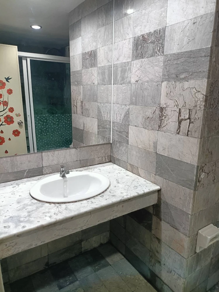 Selling a corner unit at Ratchada Prestige Ladprao, offering privacy and high-quality built-in furniture. Book now!
