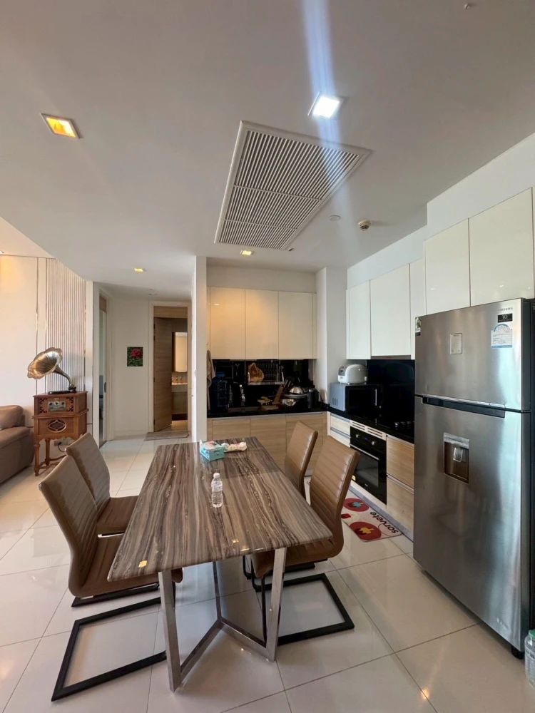 Selling a 2-bedroom, 2-bathroom condo at Reflection Jomtien Beach Pattaya. The rooms are very spacious and come fully furnished with appliances; ready
