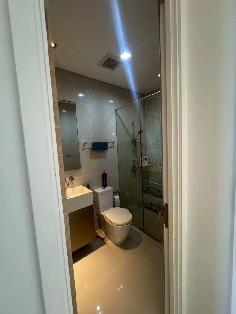 Selling a 2-bedroom, 2-bathroom condo at Reflection Jomtien Beach Pattaya. The rooms are very spacious and come fully furnished with appliances; ready