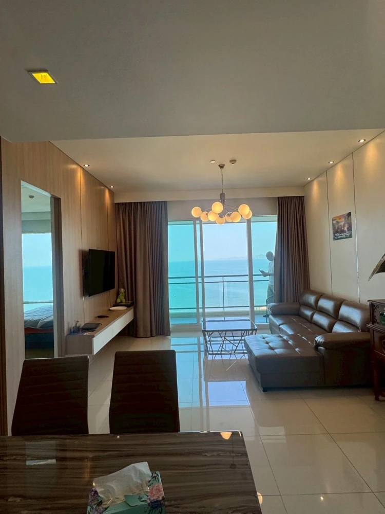 Selling a 2-bedroom, 2-bathroom condo at Reflection Jomtien Beach Pattaya. The rooms are very spacious and come fully furnished with appliances; ready