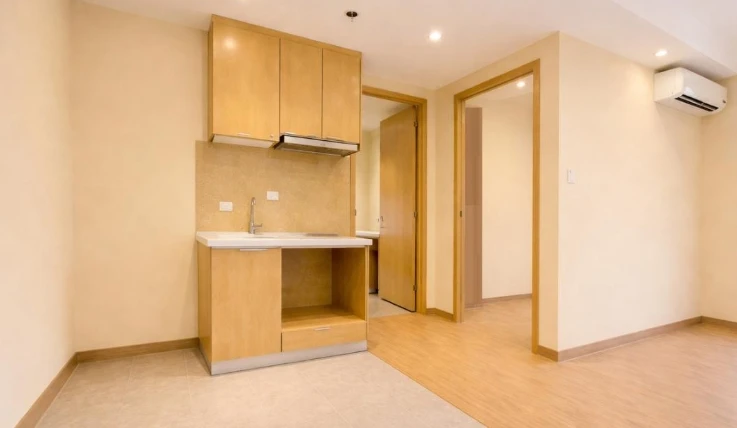 Selling Regal Sathorn-Narathiwat, 20th floor. Spacious, ready-to-move-in unit. Buy now, don't miss out!