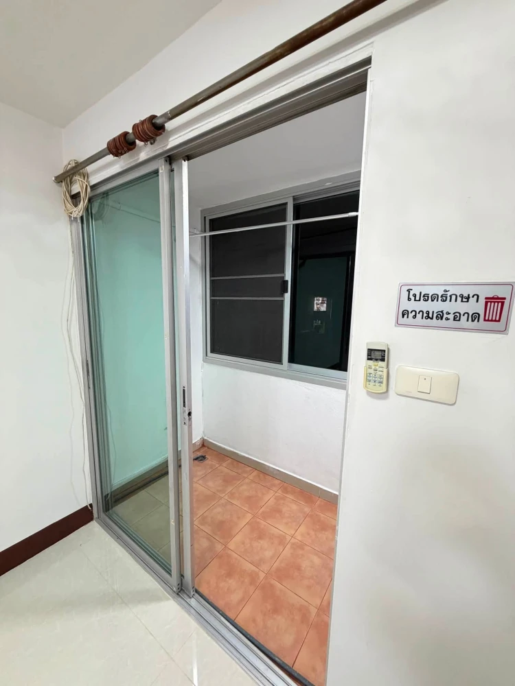 Selling Regent Home 1 Phaholyothin 67, 8th floor unit. Excellent location, convenient transportation. Book now!