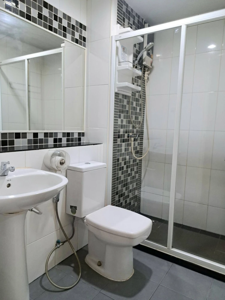 ขาย Regent Home 10 Chaengwattana 1 ห้องนอน เฟอร์นิเจอร์ครบครัน วิวสระว่ายน้้ำ ห้ามพลาด