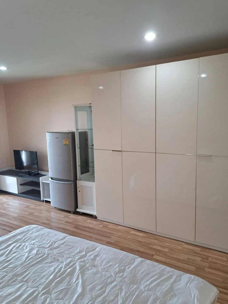 ขาย Regent Home 10 Chaengwattana 1 ห้องนอน เฟอร์นิเจอร์ครบครัน วิวสระว่ายน้้ำ ห้ามพลาด