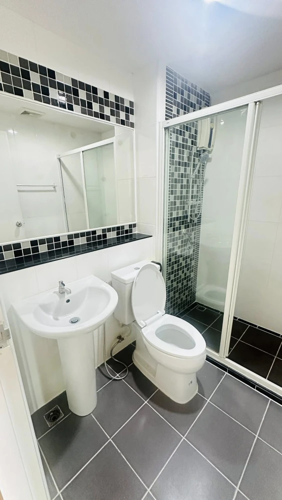 For sale: Regent Home 12 Ladphrao 41, studio room, plenty of usable space, good location, convenient transportation, hurry and reserve now!
