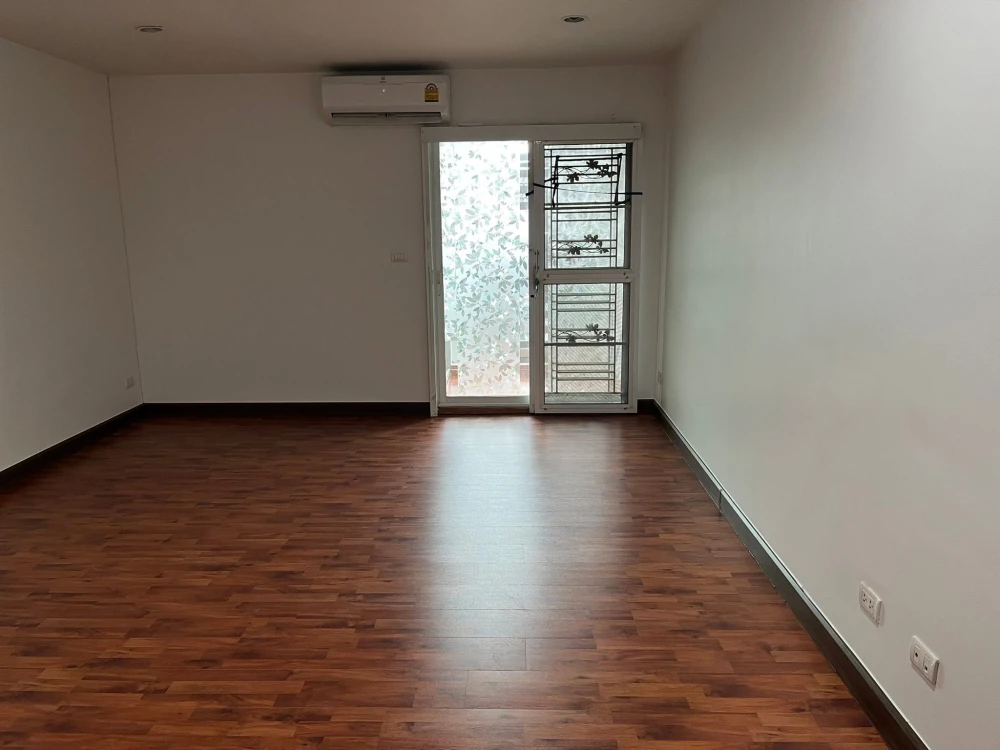ขาย Regent Home 25 Tiwanon 1 ห้องนอน 1 ห้องน้ำ ในทำเลดี เดินทางสะดวก พลาดแล้วจะเสียใจ
