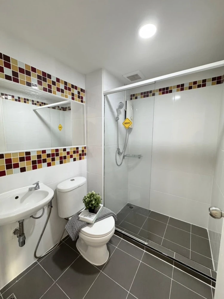 For sale: Regent Home 5 Ratchada 19, beautifully decorated room with a stunning theme, fully furnished, great location, hurry and reserve now!
