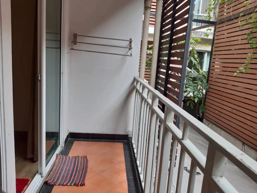 Selling Regent Home 9 Sukhumvit 64, ready-to-move-in unit with full furnishings. Spacious and comfortable. Book now!