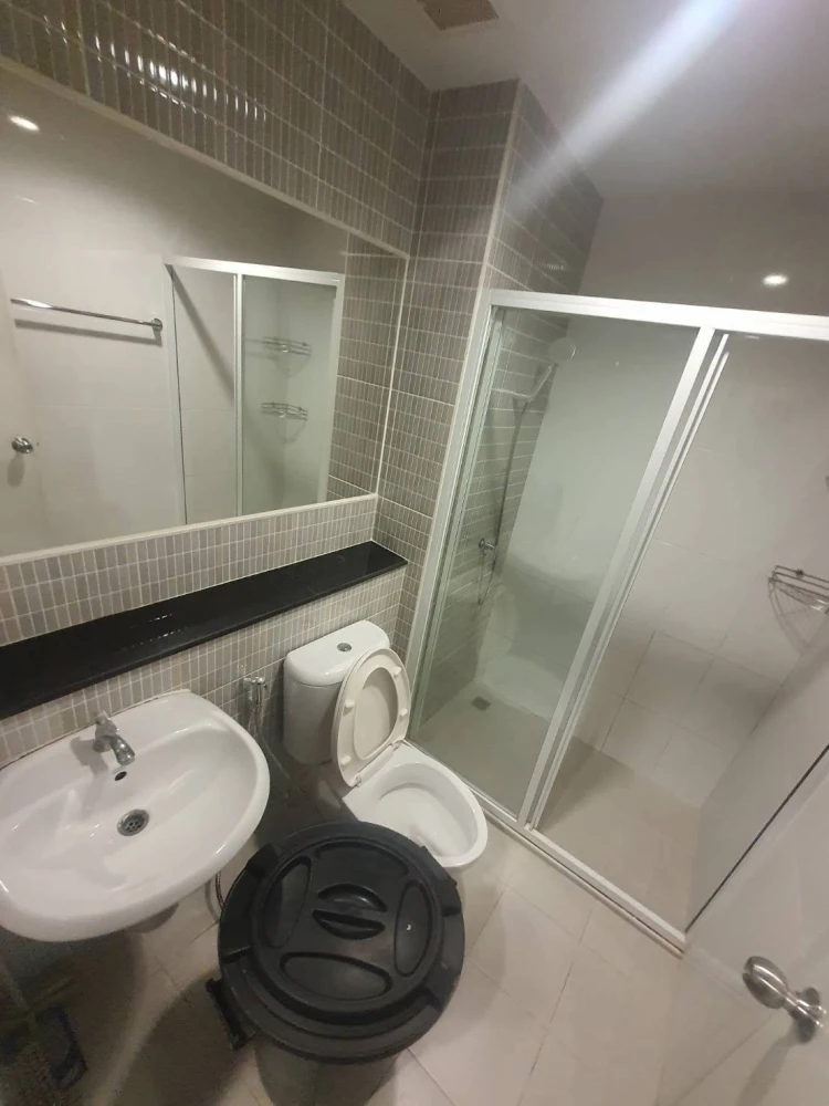 Selling Regent Home Bangson Phase 2, 5th floor unit, fully furnished. Excellent location, convenient transportation. Book now!