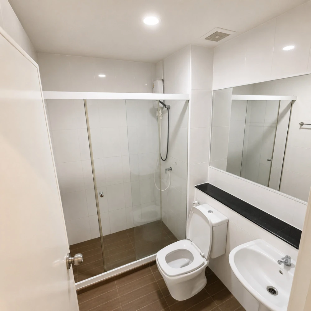 Selling REGENT HOME BANGSON, 4th floor. Convenient access, can be walked up and down even without using the elevator. Minimal elevator wait times, con