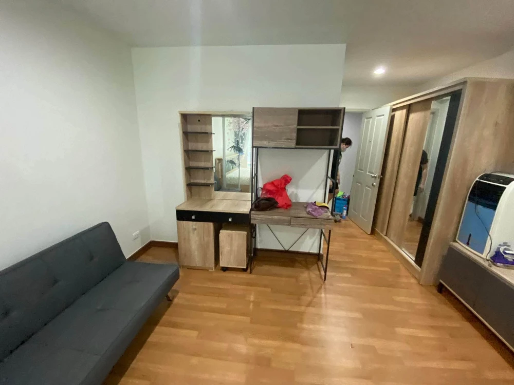 Selling Regent Home Bangson, 12th floor unit, fully furnished, built-in kitchen. Don't miss out!