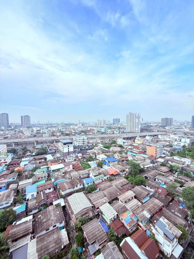 Regent Home Bangson unit for sale—pleasant living space on the 17th floor with full facilities. Book now!