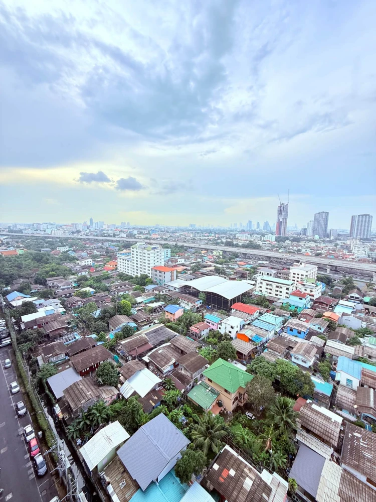 Regent Home Bangson unit for sale—pleasant living space on the 17th floor with full facilities. Book now!