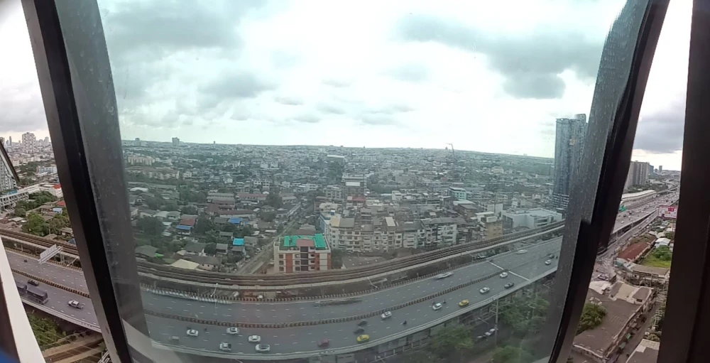 Selling Regent Home Wuttakat, 37th floor. High floor, great view, bright and airy. Interested in owning one? Book now!