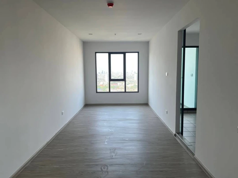 Selling Regent Home Wuttakat, 37th floor. High floor, great view, bright and airy. Interested in owning one? Book now!
