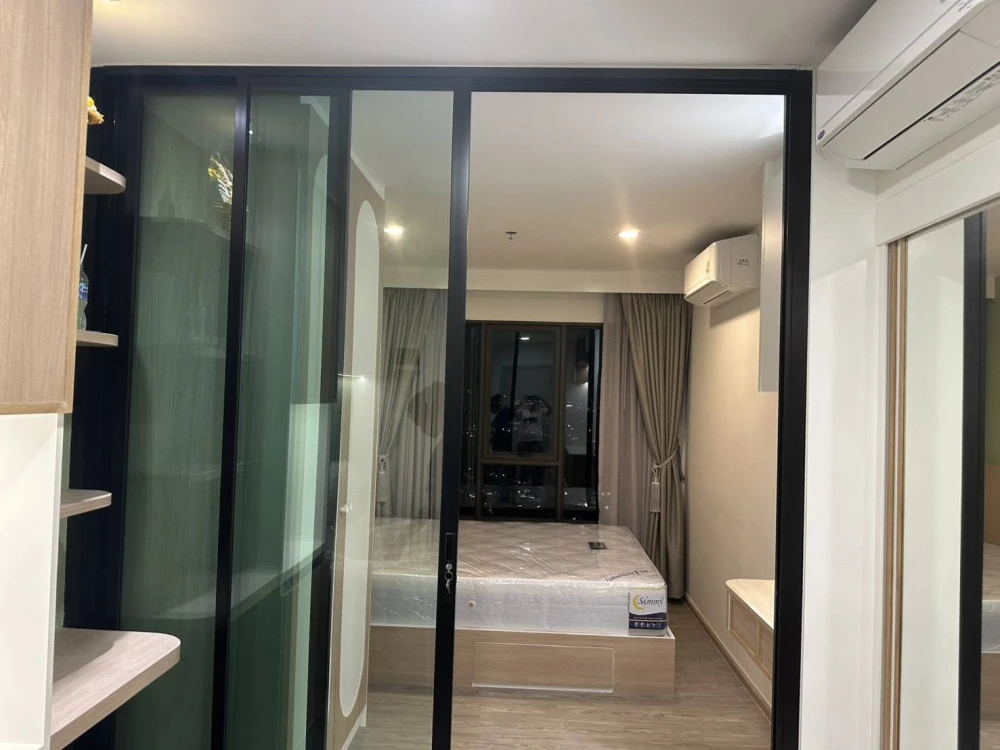For Sale: Regent Home Wutthakat. Move-in ready unit with a well-partitioned layout. Great price—book it now; don't miss out!