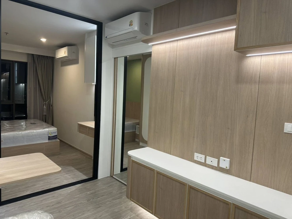 For Sale: Regent Home Wutthakat. Move-in ready unit with a well-partitioned layout. Great price—book it now; don't miss out!