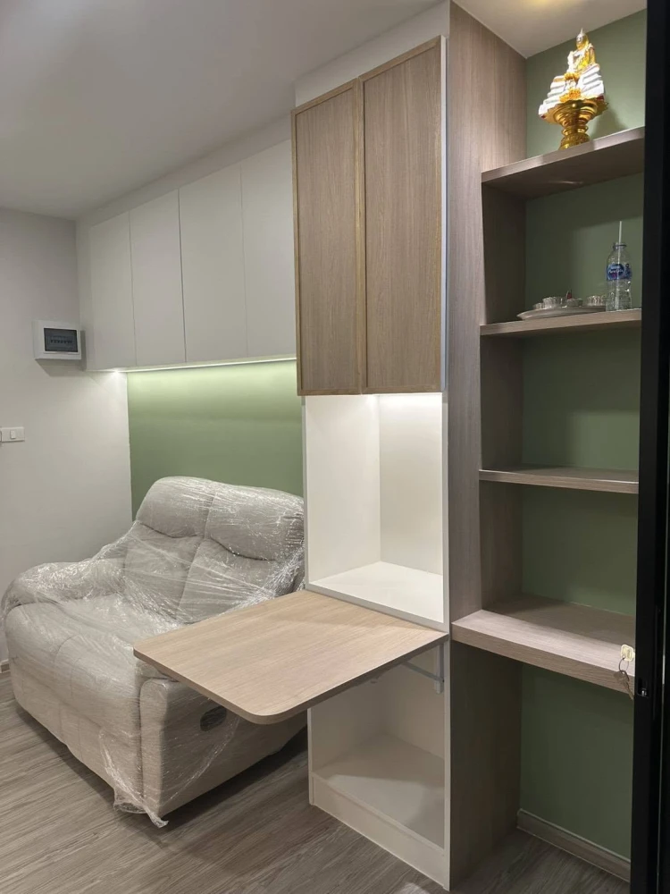 For Sale: Regent Home Wutthakat. Move-in ready unit with a well-partitioned layout. Great price—book it now; don't miss out!