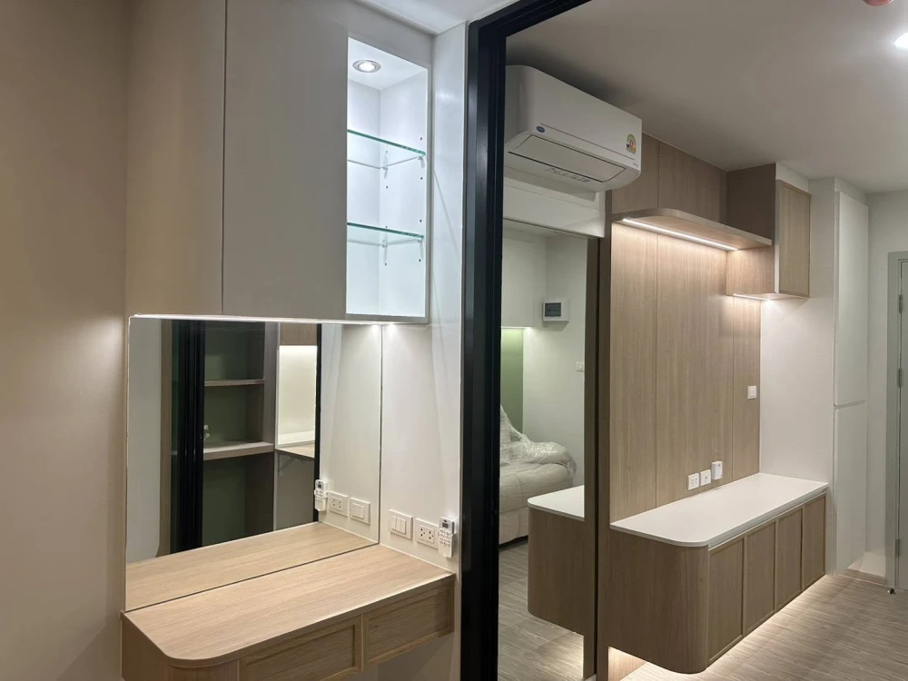 For Sale: Regent Home Wutthakat. Move-in ready unit with a well-partitioned layout. Great price—book it now; don't miss out!