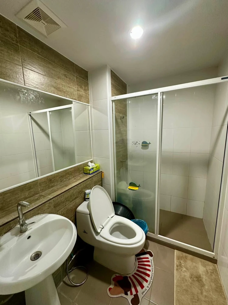 Selling a Regent Orchid Talad Plu unit, north-facing, in a prime location with complete amenities. Book now!