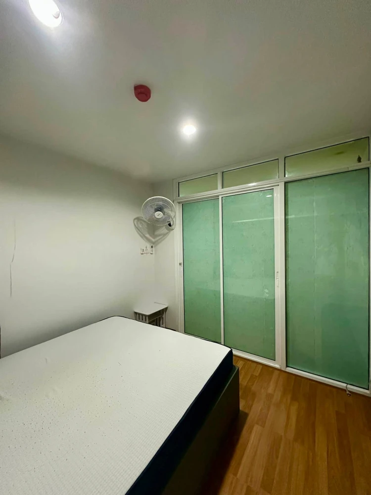 Selling a Regent Orchid Talad Plu unit, north-facing, in a prime location with complete amenities. Book now!